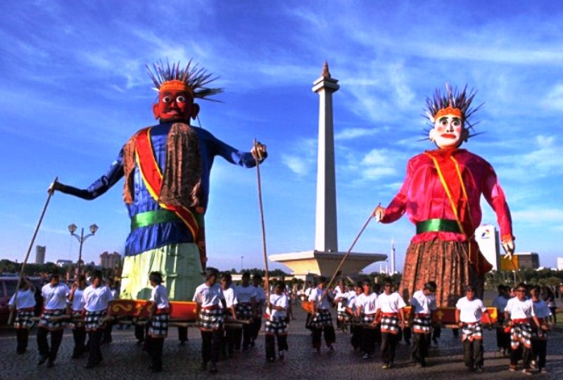 Tradisi Ondel-Ondel Indonesia